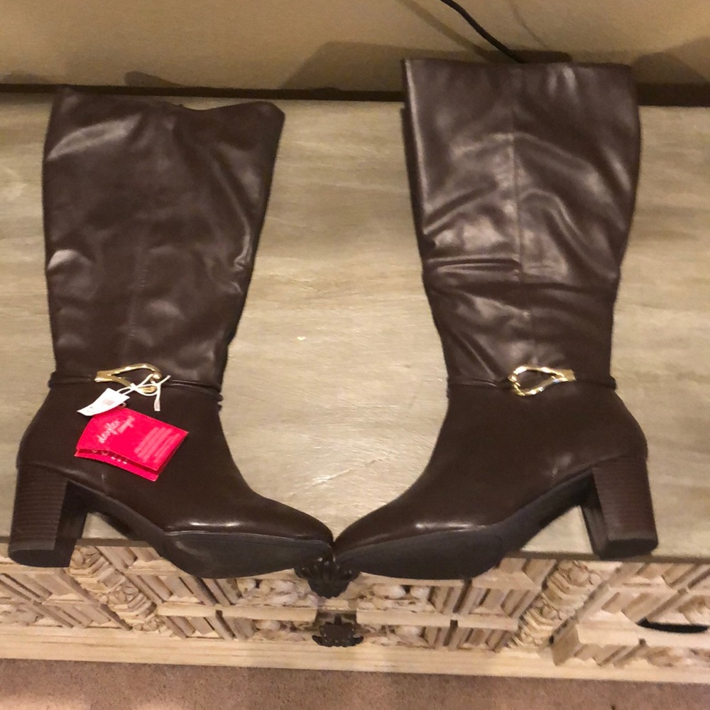 WIDE CALF Never worn Dexflex Comfort boots